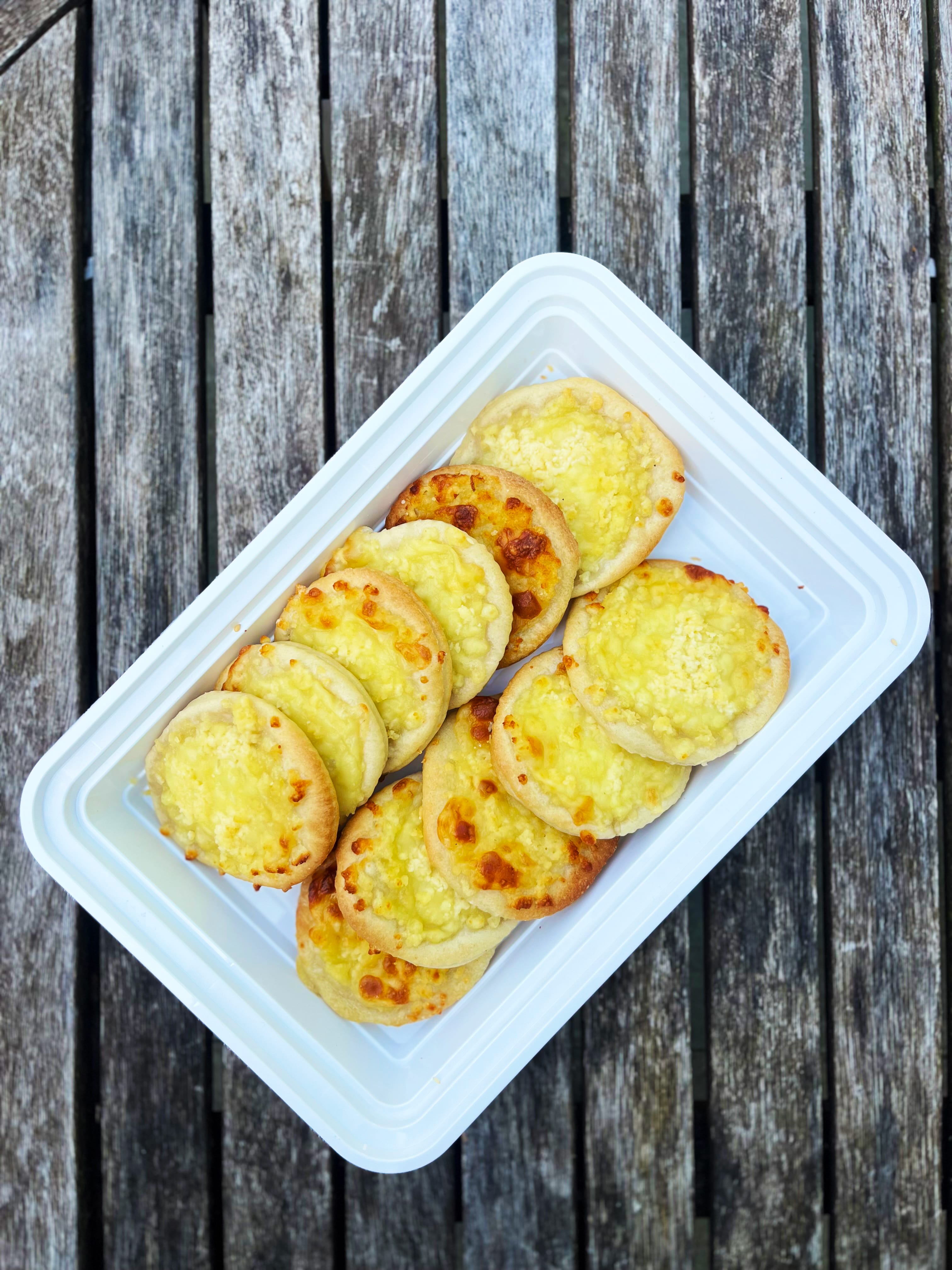 MINI CHEESE MANAKEESH